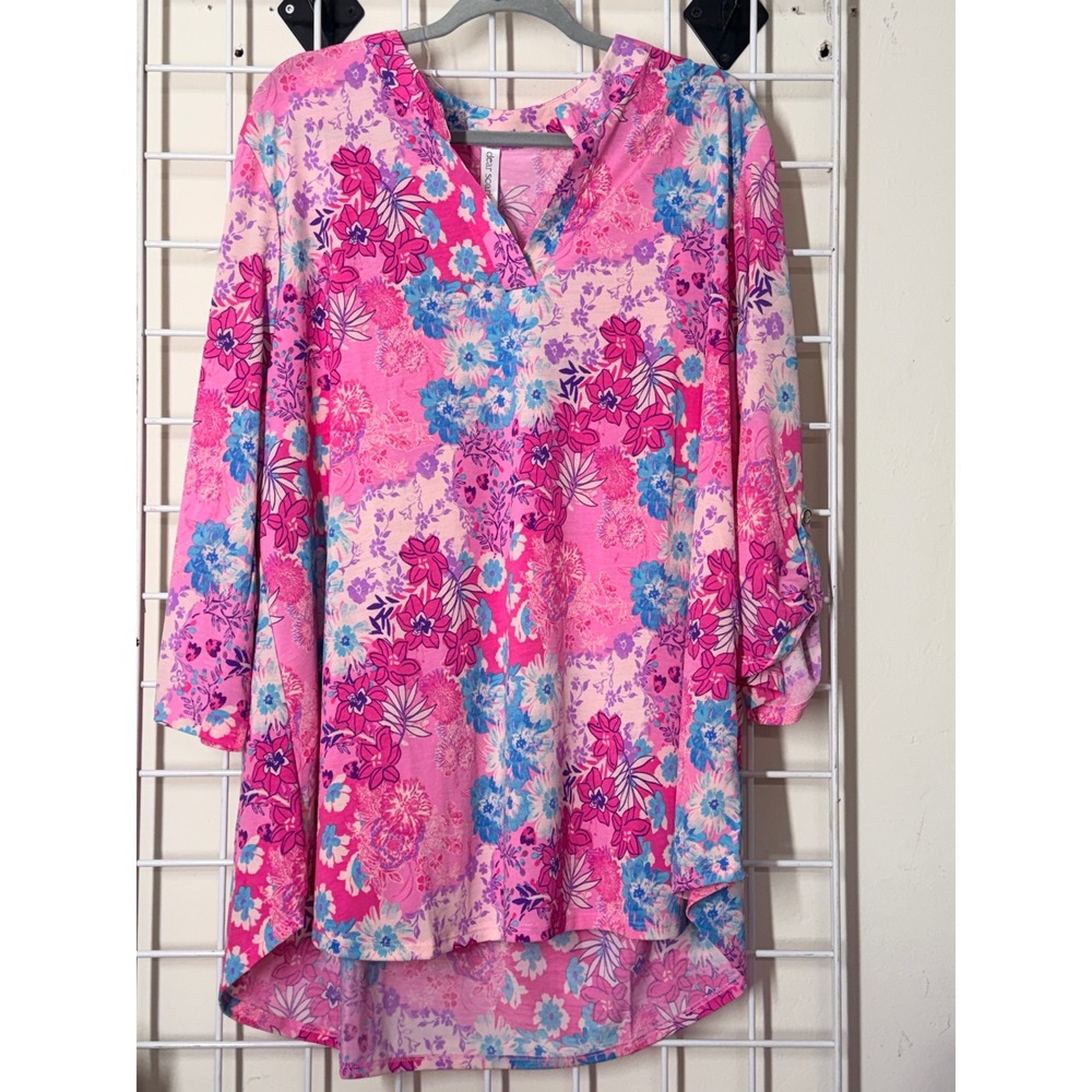 Dear Scarlett "Sweet Tart" Floral Tunic Top Pink 3/4 Roll Tab Sleeve size 3X NWT - Picture 2 of 7